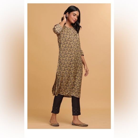 Women Printed Viscose Rayon Straight Kurta Beige - Picture 10 of 14